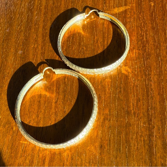 14k Diamond Etched Hoop Earrings 14gms - Picture 4 of 7